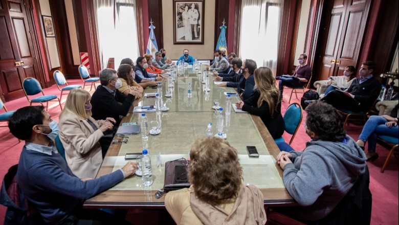 EL FUDB ASISTIÓ A LA CONVOCATORIA DEL GOBIERNO DONDE SE ANUNCIÓ EL ADELANTAMIENTO DE LOS PORCENTAJES ESTIPULADOS EN LA PARITARIA VIGENTE