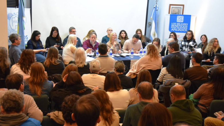 EL CONGRESO DE LA FEB APROBÓ POR ESTRECHO MARGEN LA PROPUESTA DEL GOBIERNO PROVINCIAL