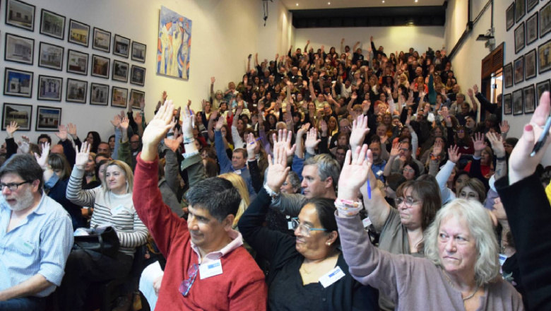 EL CONGRESO DE LA FEB DEFINIÓ 48 HORAS DE PARO EN RECHAZO A LA ÚLTIMA PROPUESTA SALARIAL